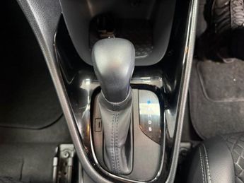 TOYOTA YARIS 1.5 VVT-h Dynamic Hatchback 5dr Petrol Hybrid E-CVT Euro 6 (s/s)