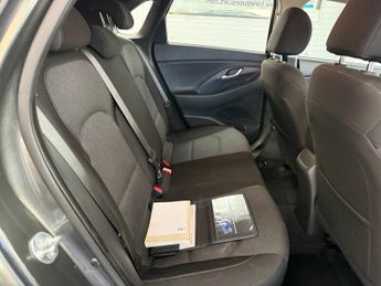 HYUNDAI I30 1.0 T-GDi MHEV SE Connect Hatchback 5dr Petrol Hybrid DCT Euro 6