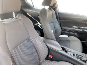 TOYOTA C-HR 1.8 VVT-h GPF Icon SUV 5dr Petrol Hybrid CVT Euro 6 (s/s) (122 p