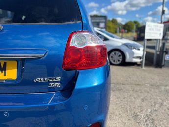 TOYOTA AURIS 1.6 V-Matic SR Hatchback 5dr Petrol Manual Euro 5 (132 ps)