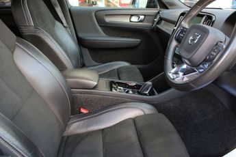 VOLVO XC40 2.0 D3 R-Design SUV 5dr Diesel Auto Euro 6 (s/s) (150 ps)