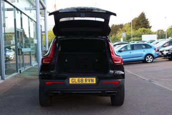 VOLVO XC40 2.0 D3 R-Design SUV 5dr Diesel Auto Euro 6 (s/s) (150 ps)