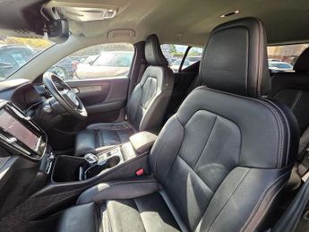 VOLVO XC40 2.0 D3 Inscription Pro SUV 5dr Diesel AUTOMATIC Euro 6 (s/s) (15