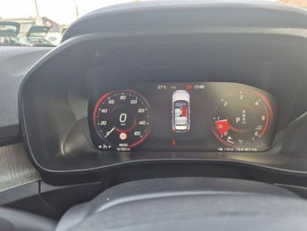 VOLVO XC40 2.0 D3 Inscription Pro SUV 5dr Diesel AUTOMATIC Euro 6 (s/s) (15