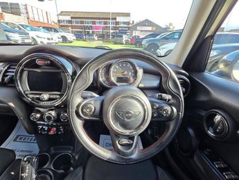 MINI HATCH 1.5 Cooper Hatchback 5dr Petrol AUTOMATIC Euro 6 (s/s) (136 ps)