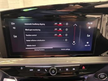 VAUXHALL MOKKA ELECTRIC 50kWh Elite Premium SUV 5dr Electric Auto (136 ps)