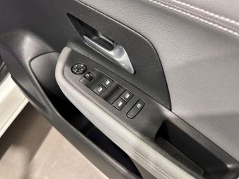 VAUXHALL MOKKA ELECTRIC 50kWh Elite Premium SUV 5dr Electric Auto (136 ps)