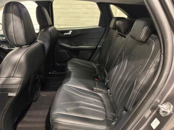 FORD KUGA 2.5 Duratec 14.4kWh Vignale SUV 5dr Petrol Plug-in Hybrid CVT Eu