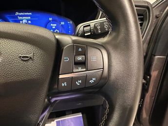 FORD KUGA 2.5 Duratec 14.4kWh Vignale SUV 5dr Petrol Plug-in Hybrid CVT Eu