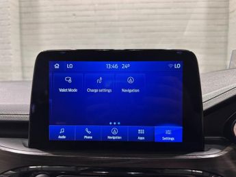 FORD KUGA 2.5 Duratec 14.4kWh Vignale SUV 5dr Petrol Plug-in Hybrid CVT Eu