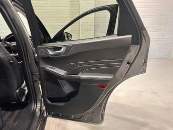 FORD KUGA 2.5 Duratec 14.4kWh Vignale SUV 5dr Petrol Plug-in Hybrid CVT Eu