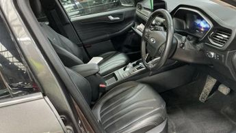 FORD KUGA 2.5 Duratec 14.4kWh Vignale SUV 5dr Petrol Plug-in Hybrid CVT Eu