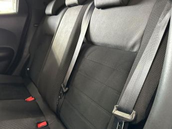 NISSAN JUKE 1.6 N-Connecta SUV 5dr Petrol XTRON Euro 6 (117 ps)