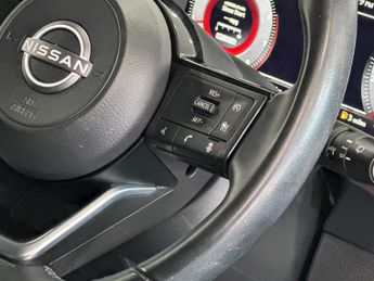 NISSAN QASHQAI 1.3 DIG-T MHEV N-Connecta SUV 5dr Petrol Hybrid Manual Euro 6 (s