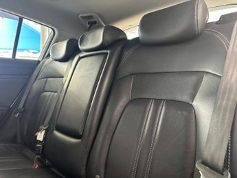 KIA SPORTAGE 2.0 CRDi KX-4 SUV 5dr Diesel Auto AWD Euro 5 (181 bhp)