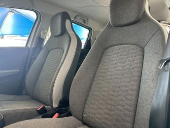 RENAULT ZOE R135 52kWh Iconic Hatchback 5dr Electric Auto (i, Rapid Charge) 