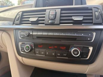 BMW 3 SERIES 3.0 330d Modern Touring 5dr Diesel Auto Euro 5 (s/s) (258 ps)   