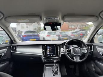 VOLVO S90 2.0 D4 Momentum Saloon 4dr Diesel Auto Euro 6 (s/s) (190 ps)