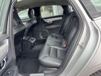 VOLVO S90 2.0 D4 Momentum Saloon 4dr Diesel Auto Euro 6 (s/s) (190 ps)