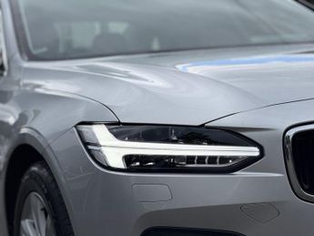 VOLVO S90 2.0 D4 Momentum Saloon 4dr Diesel Auto Euro 6 (s/s) (190 ps)
