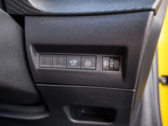 PEUGEOT E-208 50kWh Active Premium + Hatchback 5dr Electric Auto (7.4kW Charge