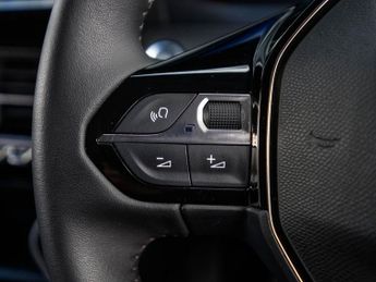 PEUGEOT E-208 50kWh Active Premium + Hatchback 5dr Electric Auto (7.4kW Charge