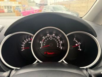 KIA VENGA 1.6 3 MPV 5dr Petrol Auto Euro 5 (Sat Nav) (123 bhp)