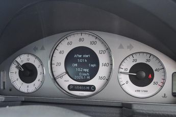 MERCEDES-BENZ E-CLASS 2.1 E220 CDI Avantgarde Saloon 4dr Diesel Automatic (188 g/km, 1