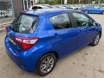 TOYOTA YARIS 1.5 VVT-h Icon Tech Hatchback 5dr Petrol Hybrid E-CVT Euro 6 (s/