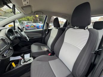 TOYOTA YARIS 1.5 VVT-h Icon Tech Hatchback 5dr Petrol Hybrid E-CVT Euro 6 (s/