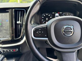 VOLVO XC60 2.0 D4 Momentum SUV 5dr Diesel Auto AWD Euro 6 (s/s) (190 ps)