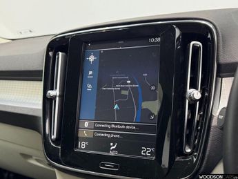 VOLVO XC40 2.0 D3 Momentum SUV 5dr Diesel Auto Euro 6 (s/s) (150 ps)