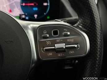 MERCEDES-BENZ EQA EQA 250 66.5kWh AMG Line SUV 5dr Electric Auto (190 ps)