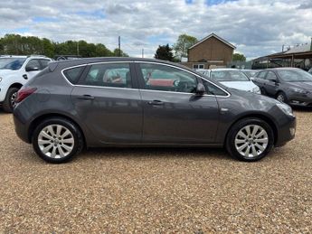 VAUXHALL ASTRA 2.0 CDTi Elite Hatchback 5dr Diesel Auto Euro 5 (165 ps)