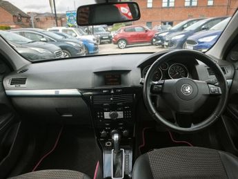VAUXHALL ASTRA 1.8i 16v Design Hatchback 5dr Petrol Automatic (187 g/km, 138 bh