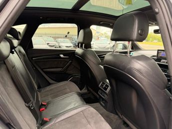 AUDI Q5 2.0 TDI 40 Black Edition SUV 5dr Diesel S Tronic quattro Euro 6 