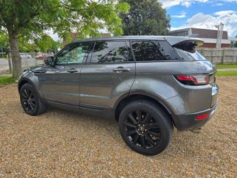 LAND ROVER RANGE ROVER EVOQUE 2.0 TD4 SE Tech SUV 5dr Diesel Auto 4WD Euro 6 (s/s) (180 ps)