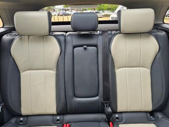 LAND ROVER RANGE ROVER EVOQUE 2.0 TD4 SE Tech SUV 5dr Diesel Auto 4WD Euro 6 (s/s) (180 ps)
