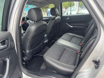 FORD MONDEO 2.0 TDCi Zetec Hatchback 5dr Diesel Manual (156 g/km, 138 bhp)
