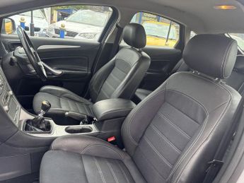 FORD MONDEO 2.0 TDCi Zetec Hatchback 5dr Diesel Manual (156 g/km, 138 bhp)