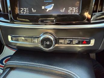 VOLVO V90 2.0 D4 R-Design Estate 5dr Diesel Auto Euro 6 (s/s) (190 ps)