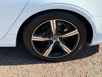 VOLVO V90 2.0 D4 R-Design Estate 5dr Diesel Auto Euro 6 (s/s) (190 ps)