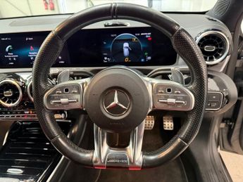MERCEDES-BENZ A-CLASS 2.0 A35 AMG (Executive) Hatchback 5dr Petrol SpdS DCT 4MATIC Eur