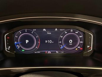 VOLKSWAGEN TIGUAN 1.5 TSI EVO R-Line Tech SUV 5dr Petrol DSG Euro 6 (s/s) (150 ps)