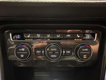 VOLKSWAGEN TIGUAN 1.5 TSI EVO R-Line Tech SUV 5dr Petrol DSG Euro 6 (s/s) (150 ps)