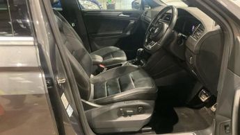 VOLKSWAGEN TIGUAN 1.5 TSI EVO R-Line Tech SUV 5dr Petrol DSG Euro 6 (s/s) (150 ps)