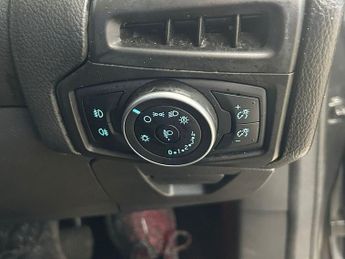 FORD FOCUS 1.6 Titanium Estate 5dr Petrol Powershift Euro 6 (125 ps)