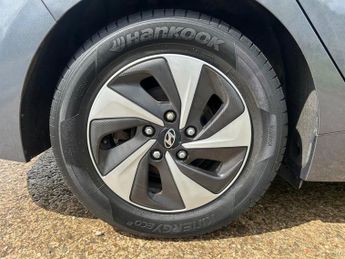 HYUNDAI IONIQ 1.6 h-GDi GPF SE Hatchback 5dr Petrol Hybrid DCT Euro 6 (s/s) (1