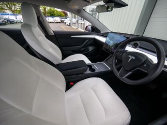 TESLA Model 3 Standard Range Plus Saloon 4dr Electric Auto RWD (241 bhp)