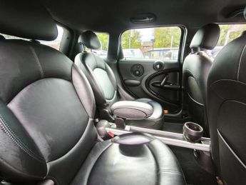 MINI COUNTRYMAN 2.0 Cooper SD SUV 5dr Diesel Auto ALL4 Euro 5 (143 ps)